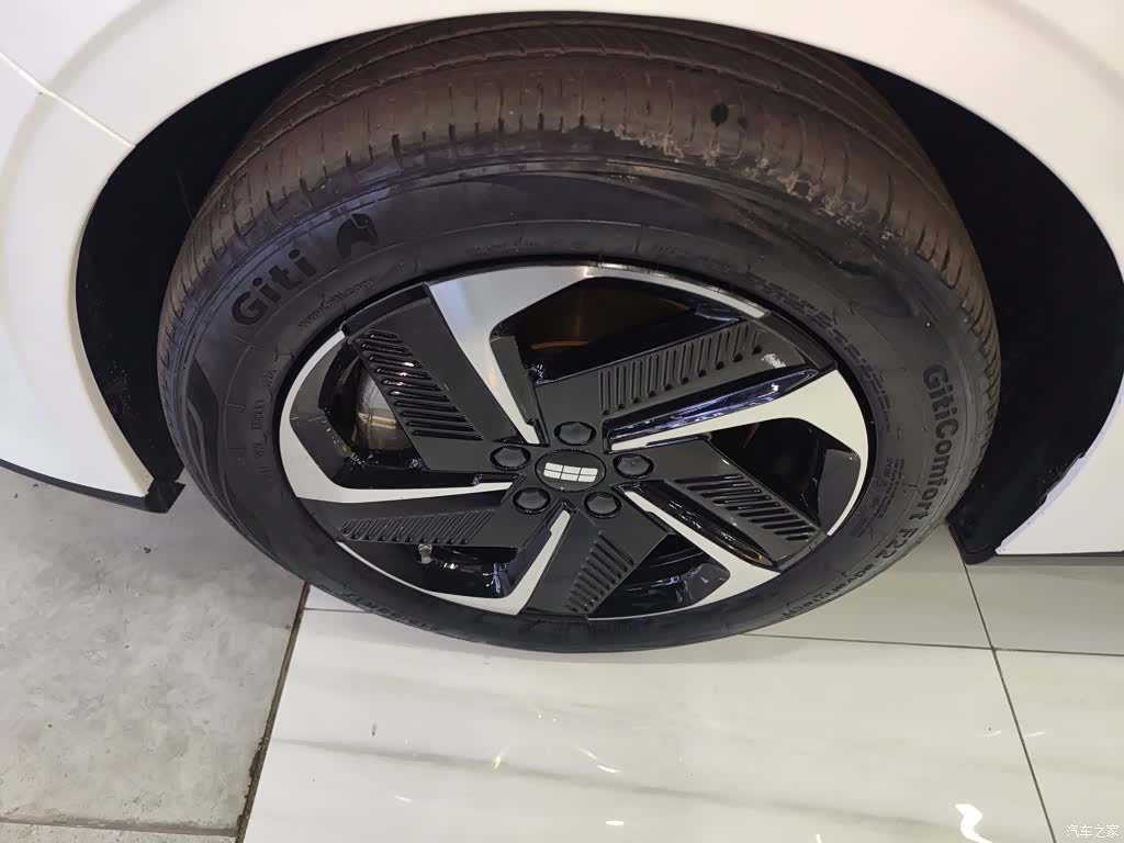 Geely Galaxy L6, 2024 25
