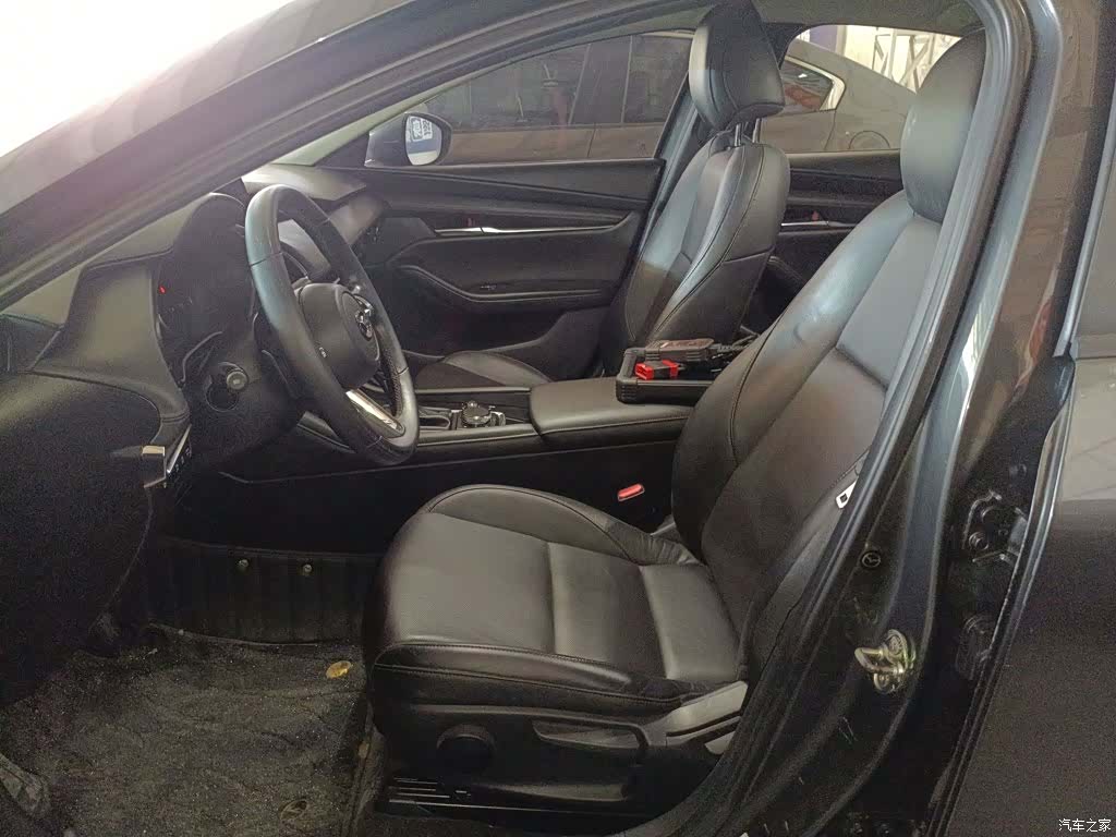Mazda Mazda3, 2021 15