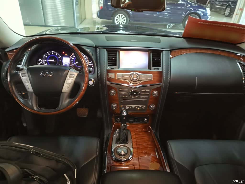 Infiniti QX80, 2017 10