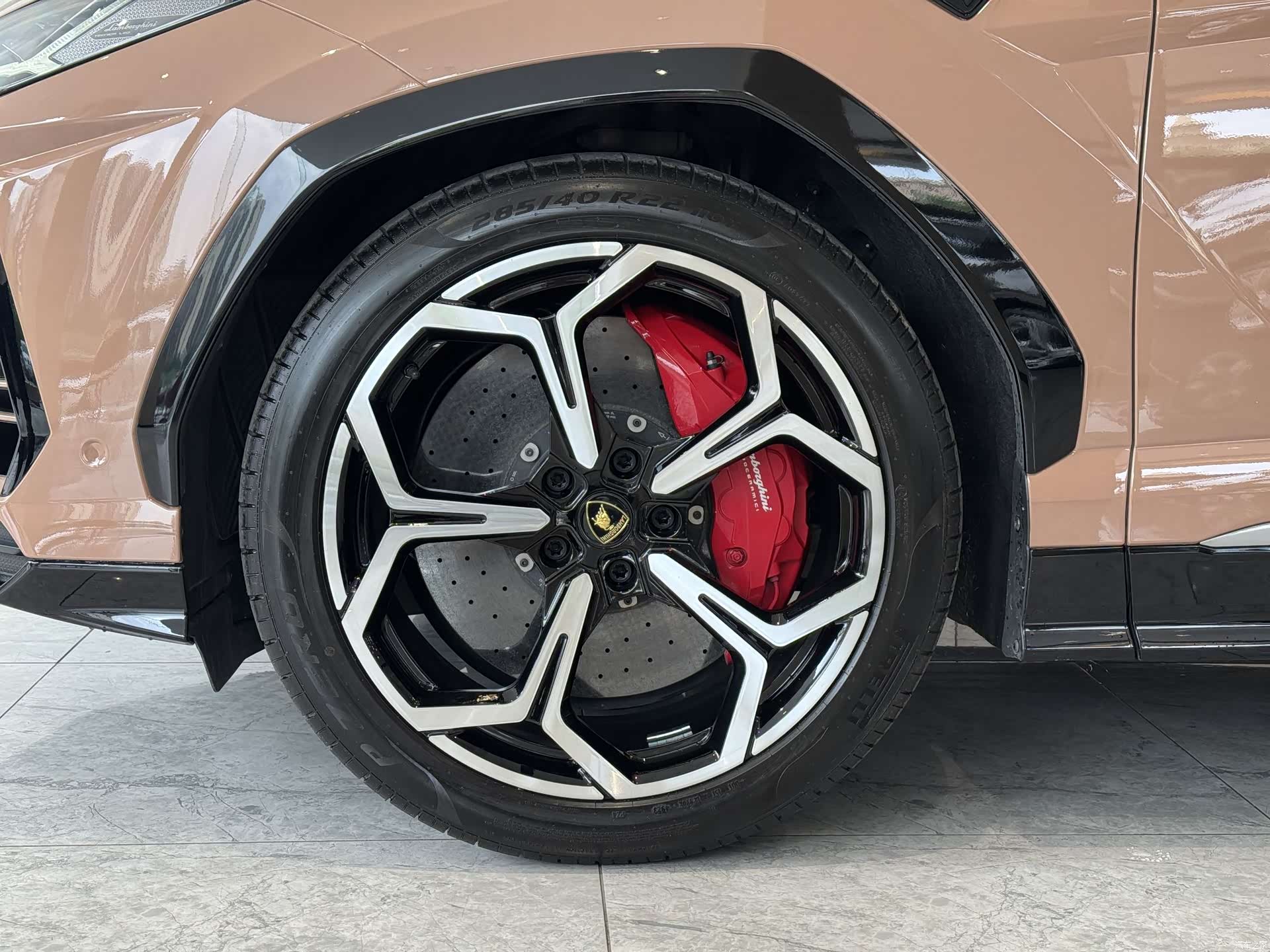 Lamborghini Urus, 2019 9