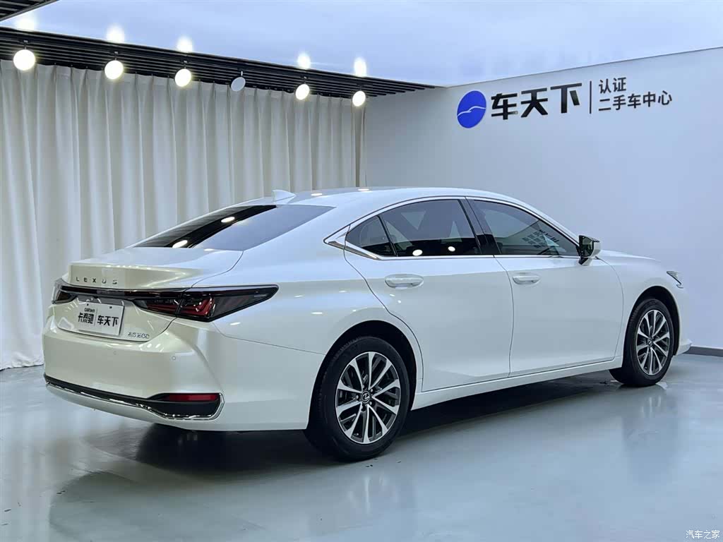 Lexus ES, 2026 все фото