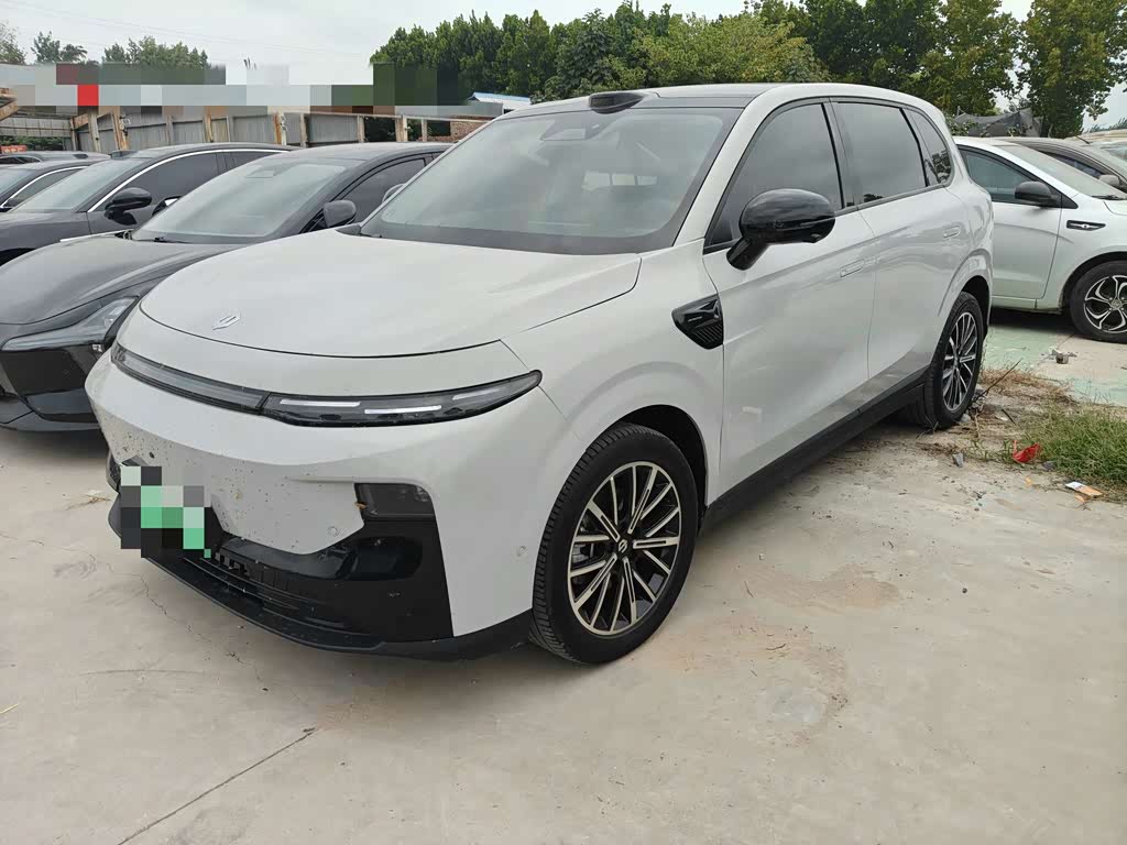 Leapmotor B10