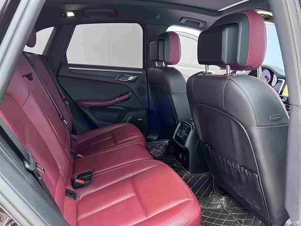 Porsche Macan, 2023 11