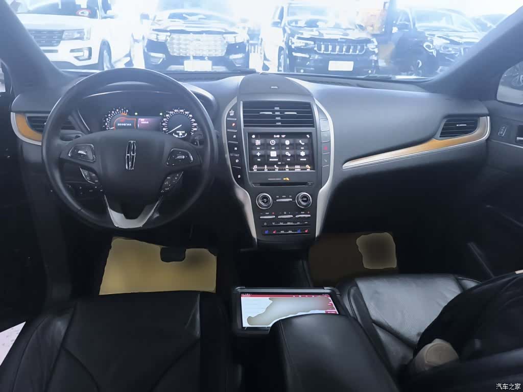 Lincoln MKC, 2018 10