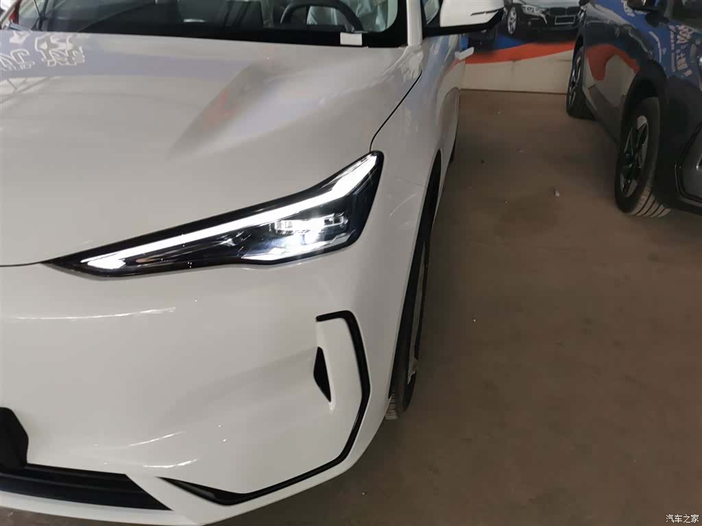 Geely Galaxy E5, 2026 24