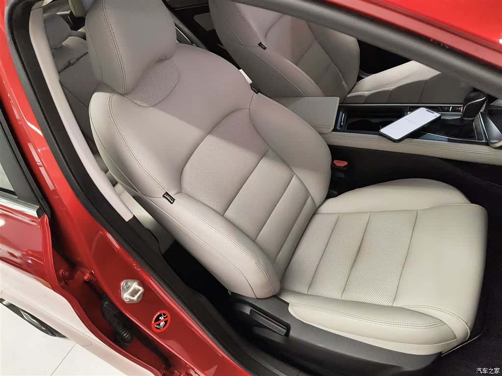 Geely Binray, 2019 25
