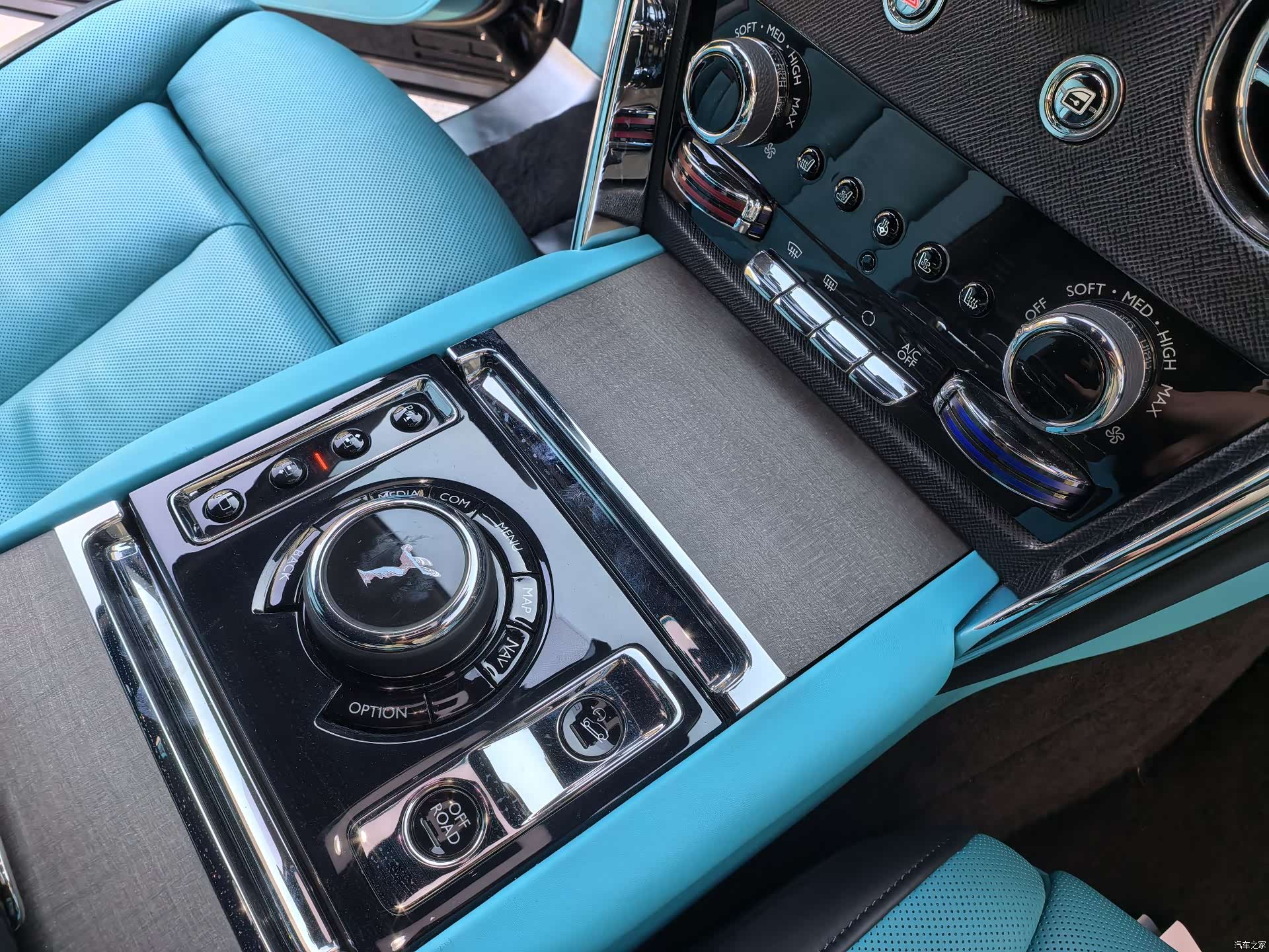 Rolls-Royce Cullinan, 2022 54