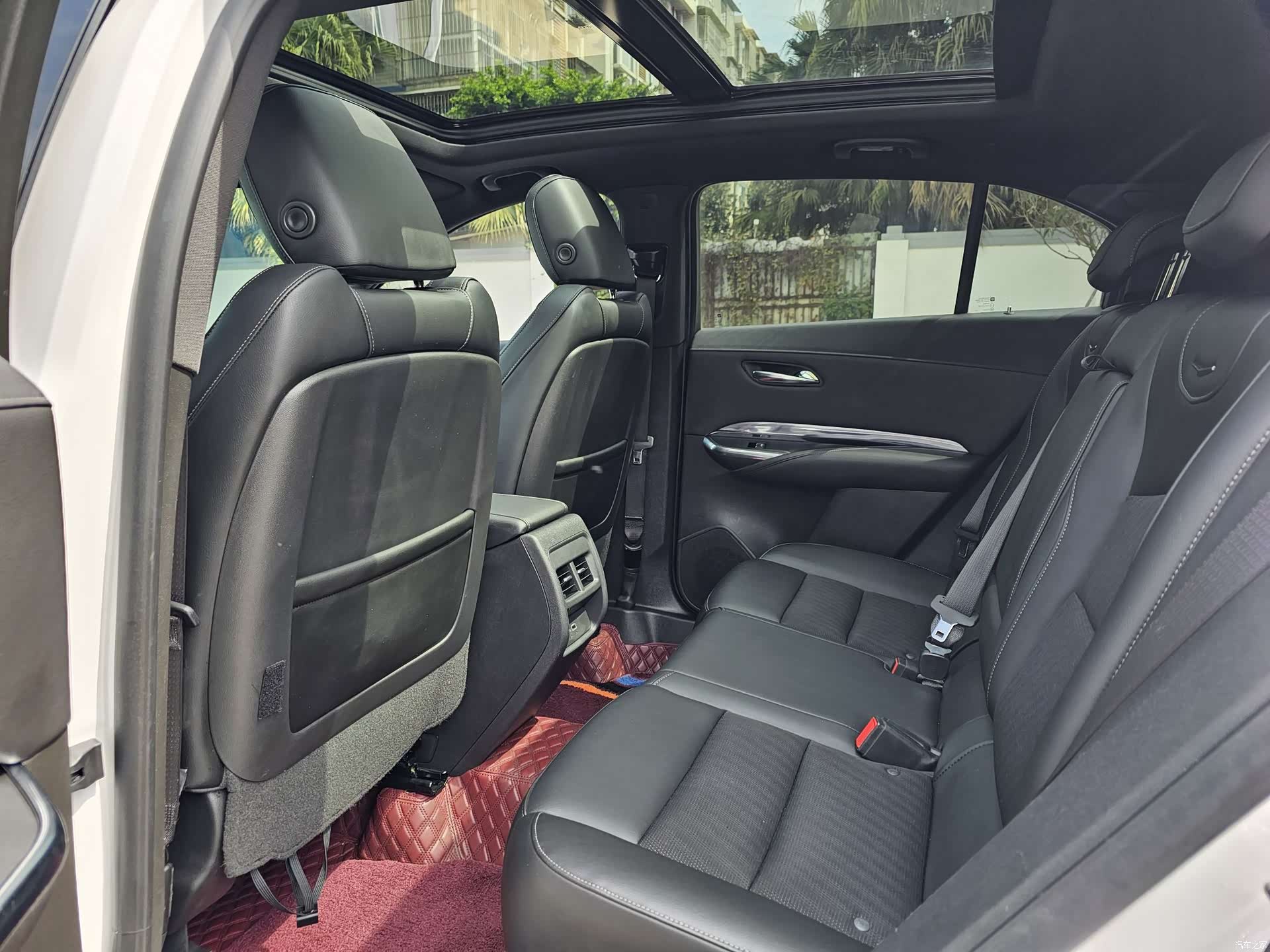 Cadillac XT4, 2019 все фото