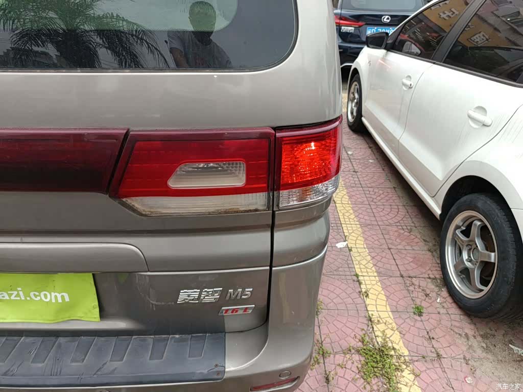DongFeng M5, 2017 8