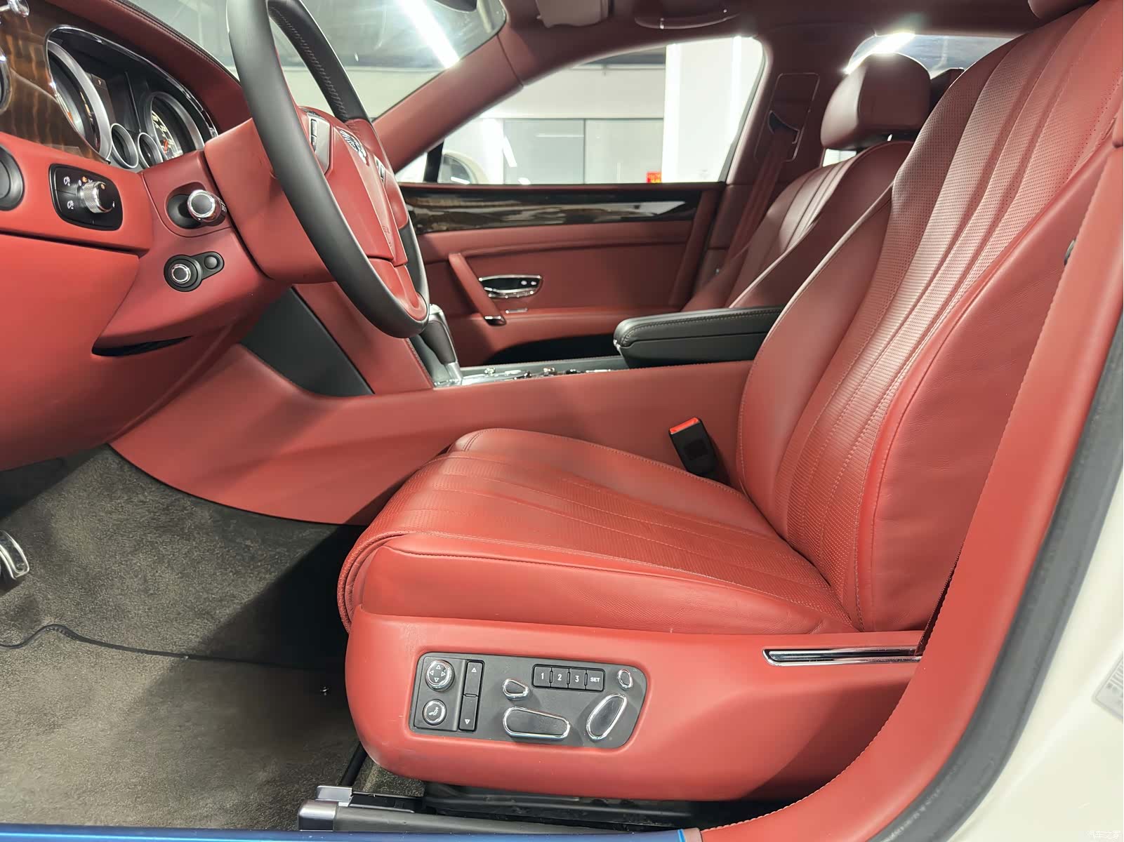 Bentley Flying Spur, 2014 9