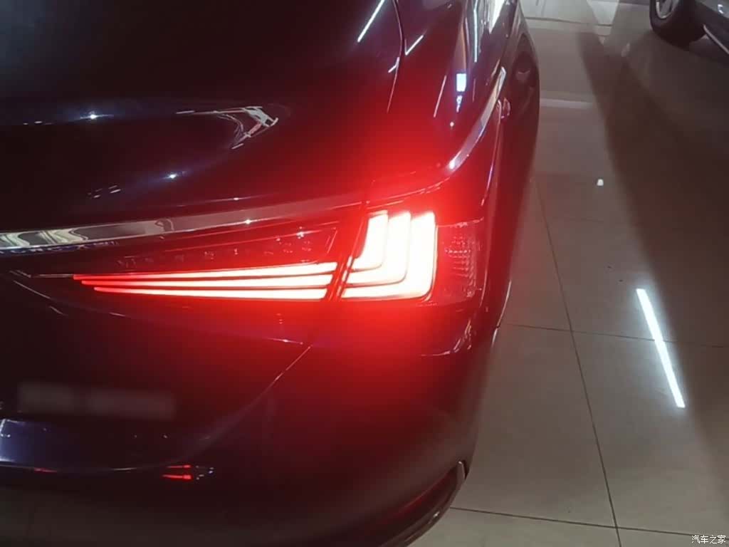 Lexus ES, 2020 8