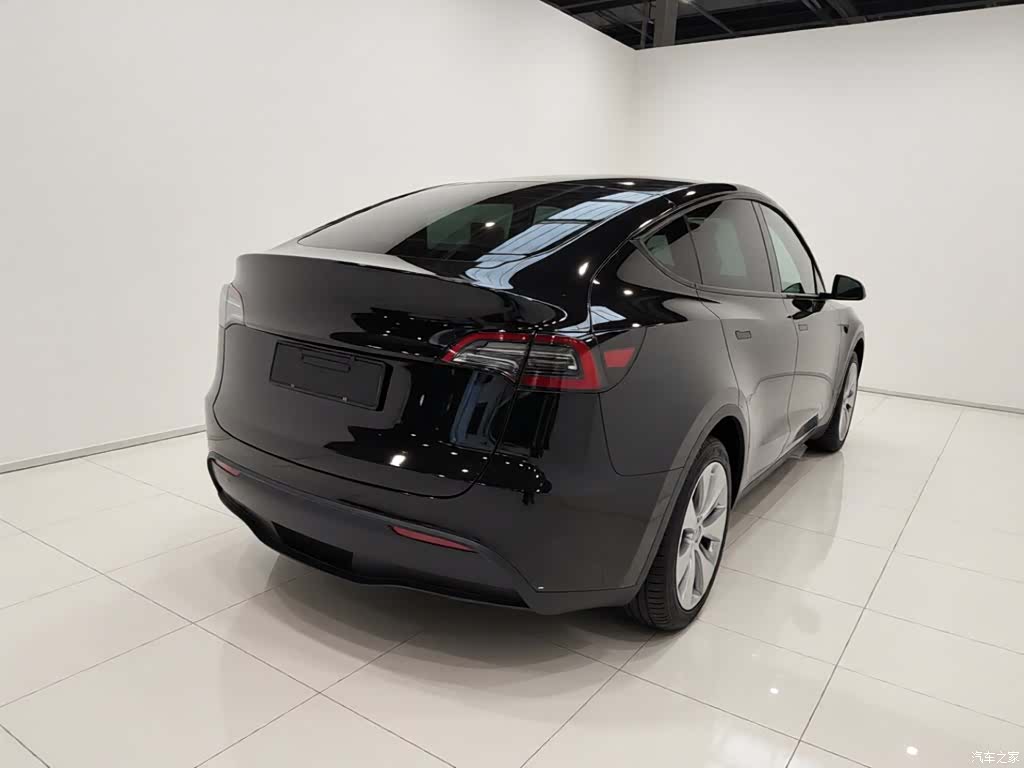 Tesla Model Y, 2022 7