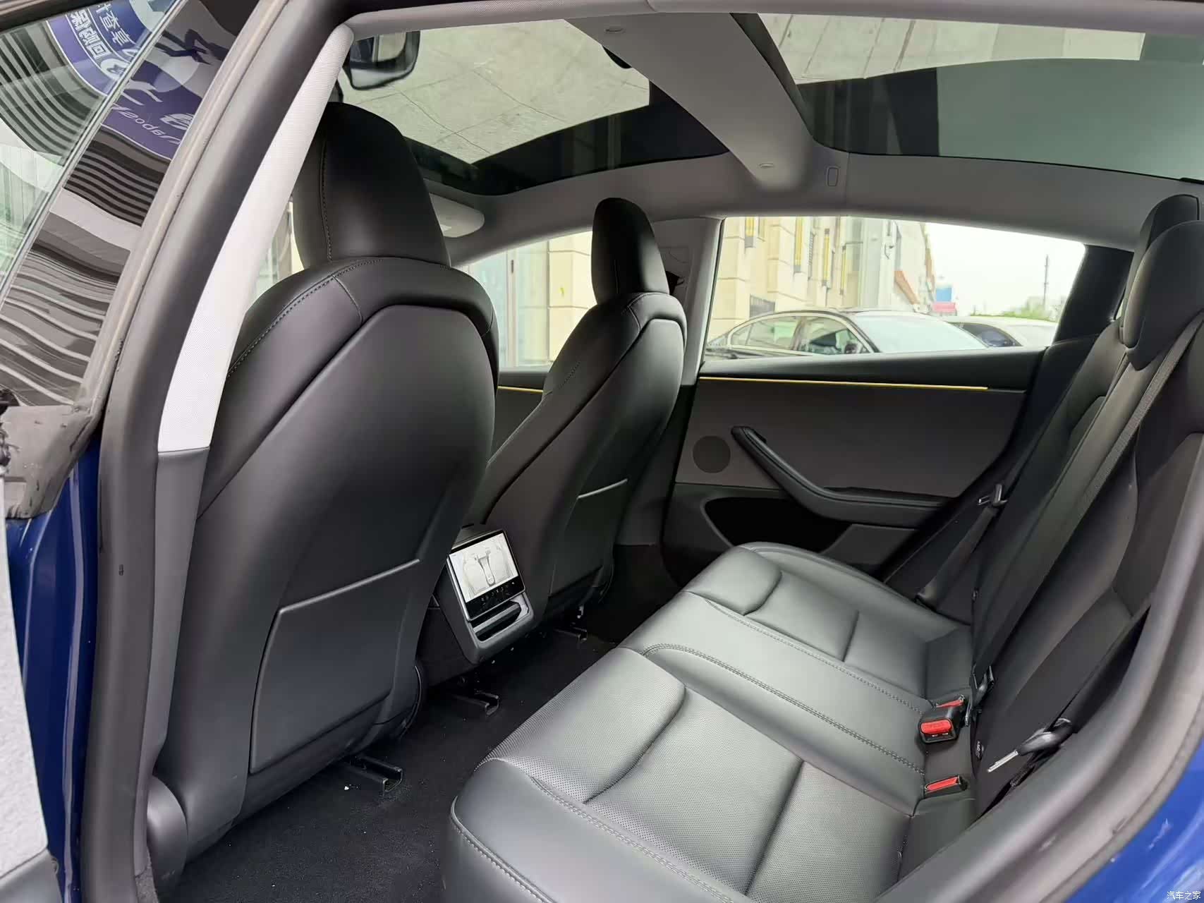 Tesla Model 3, 2025 6
