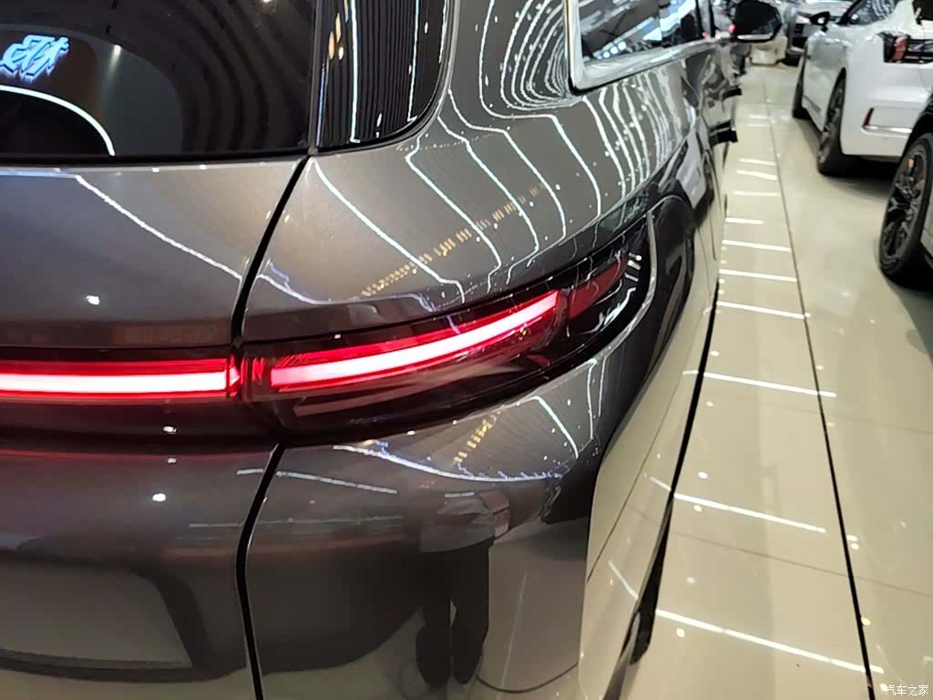 Li Auto L8, 2023 24
