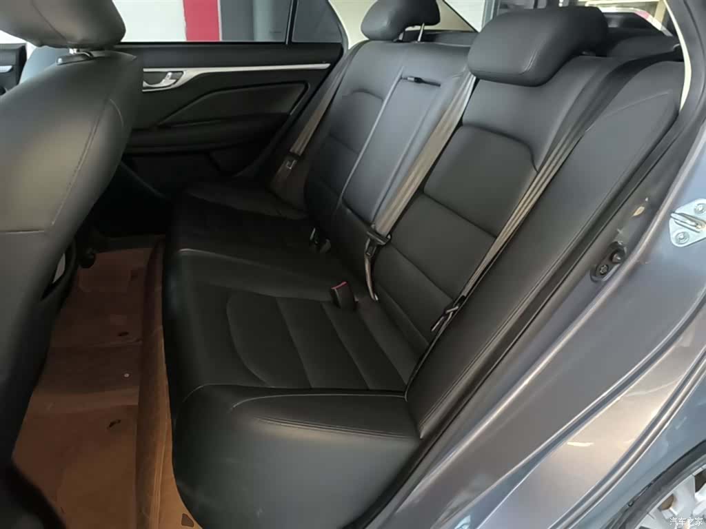 Geely V, 2019 17