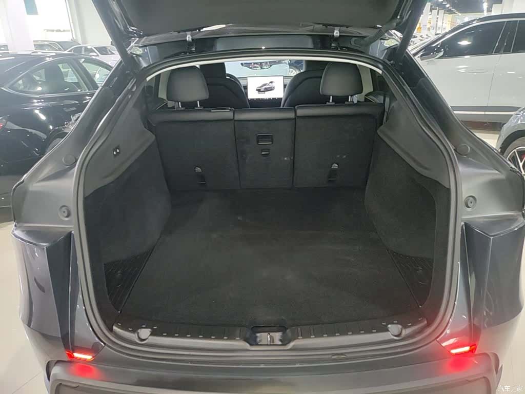Tesla Model Y, 2025 19