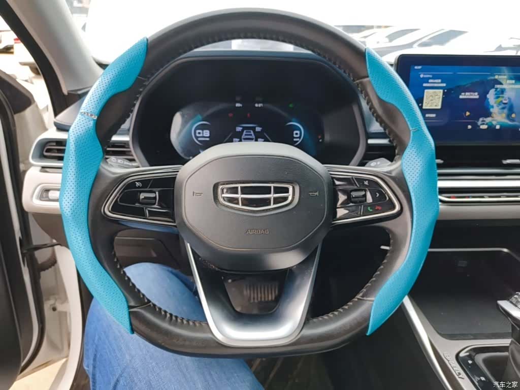 Geely Emgrand, 2022 3