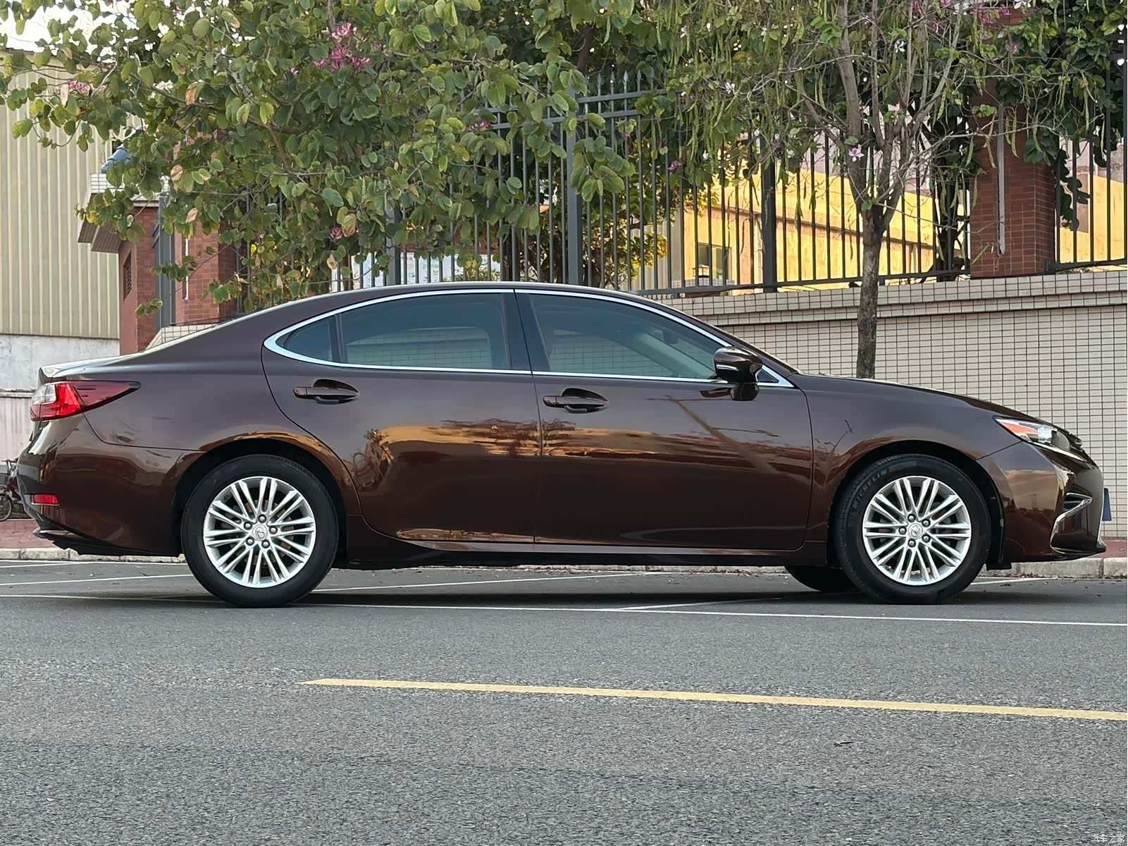 Lexus ES, 2017 4