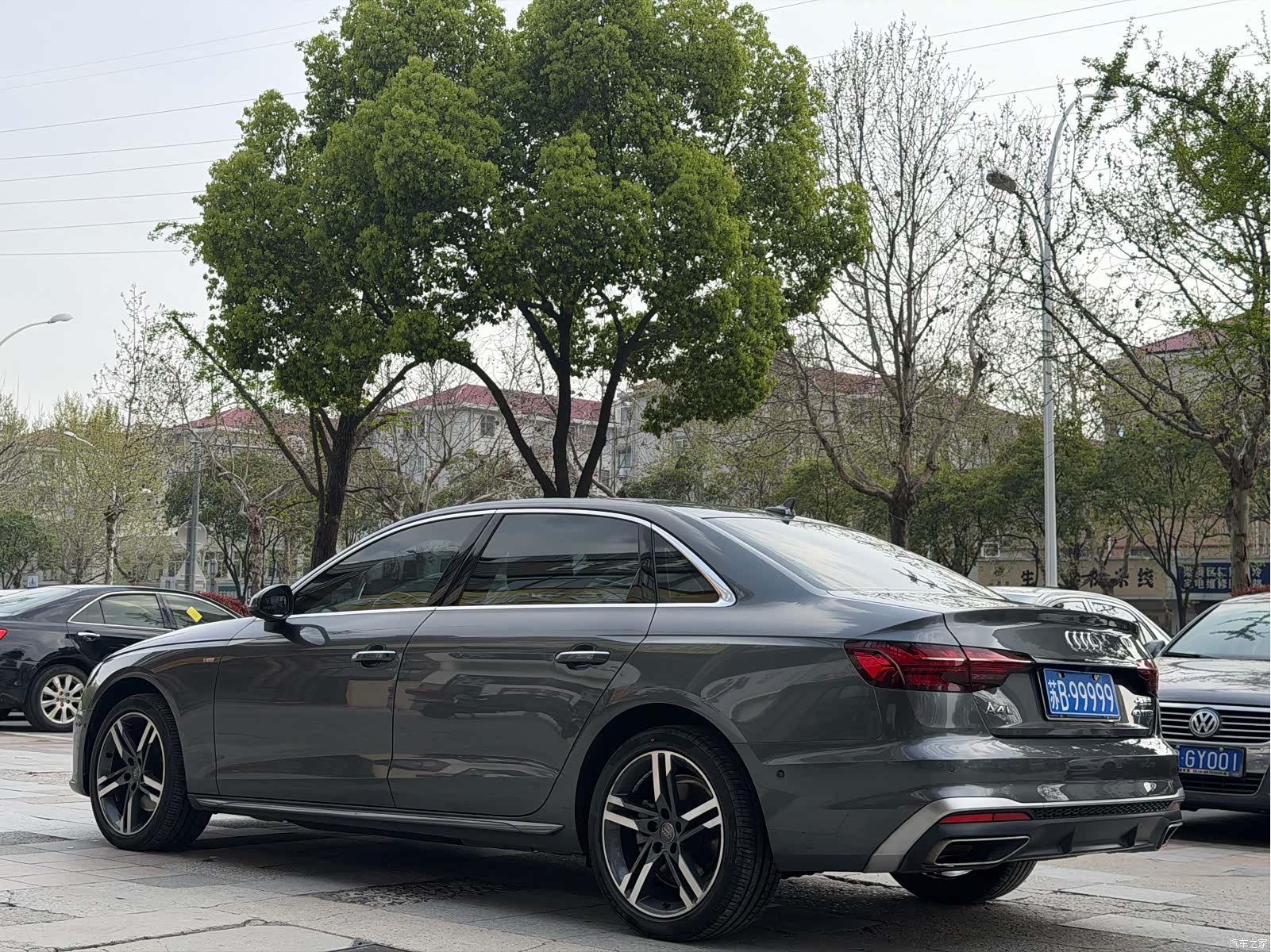 Audi A4L, 2021 все фото