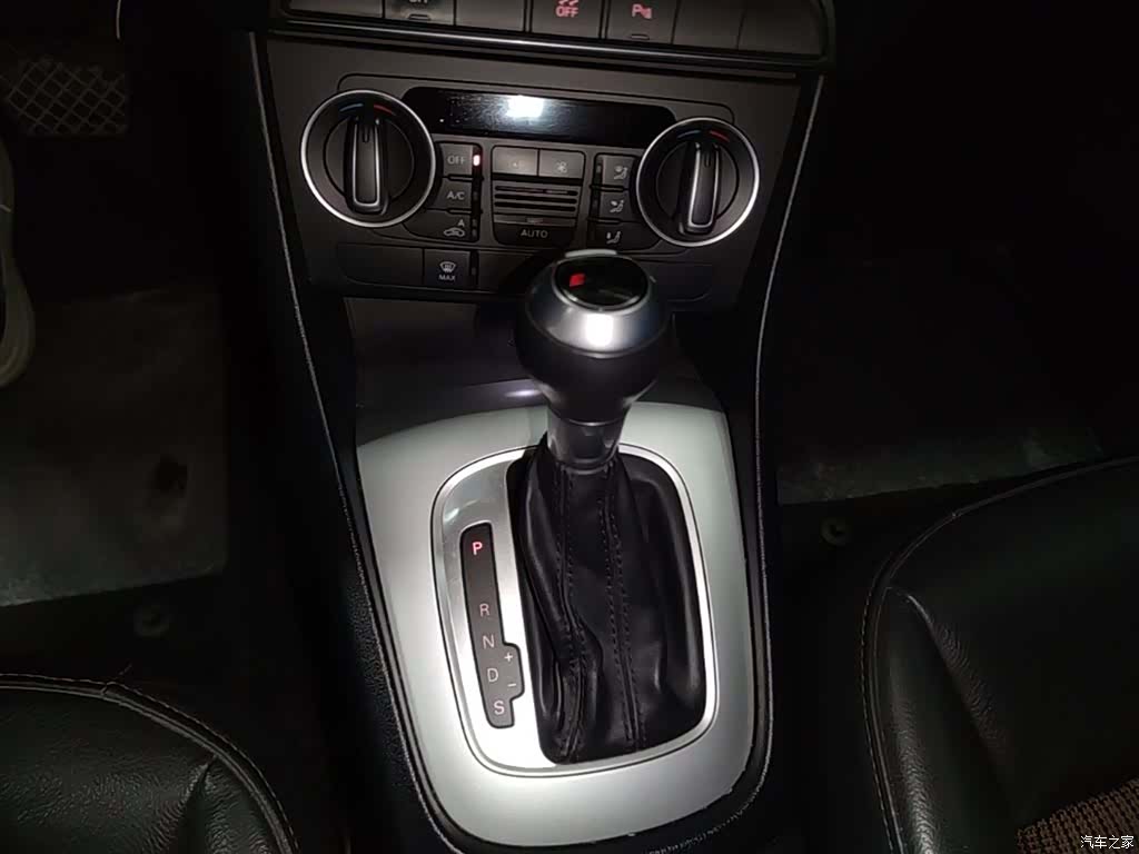 Audi Q3, 2019 14