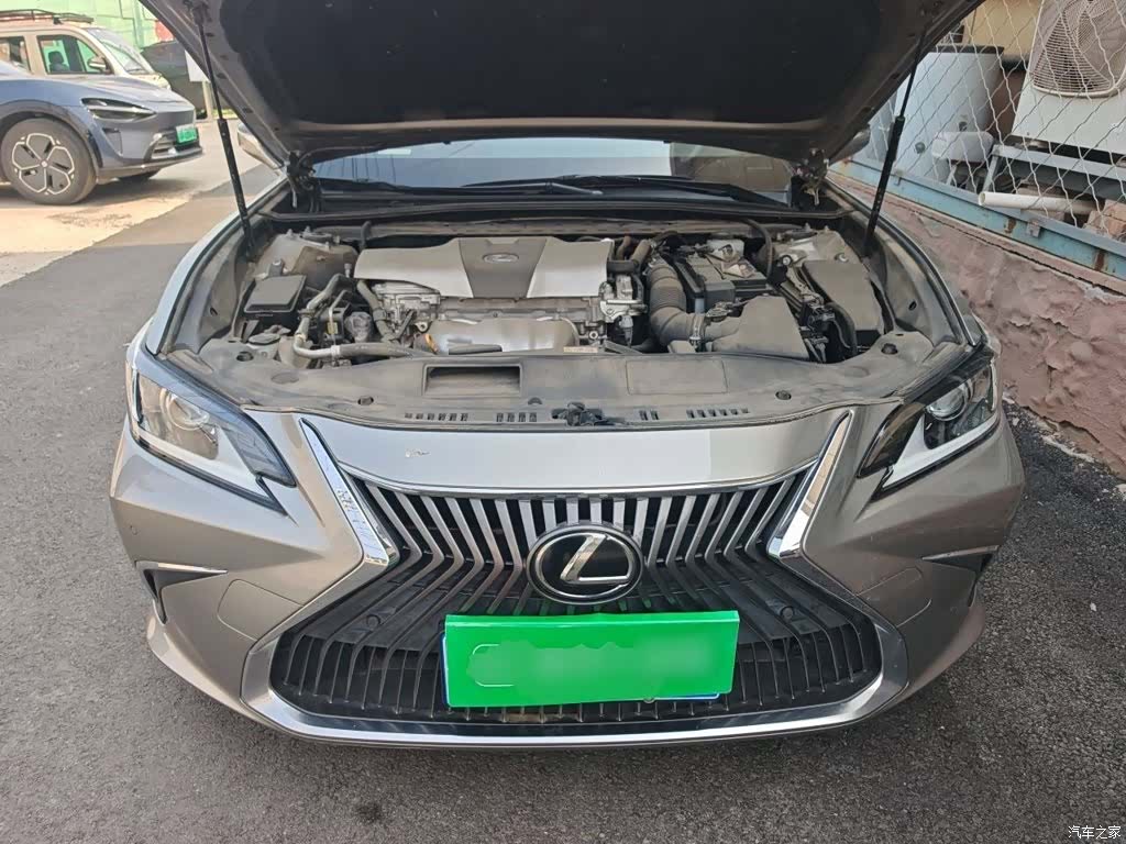 Lexus ES, 2019 11