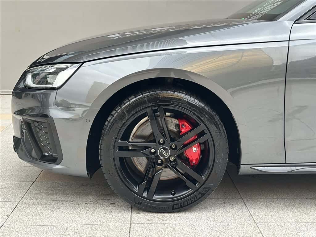 Audi A4L, 2023 все фото
