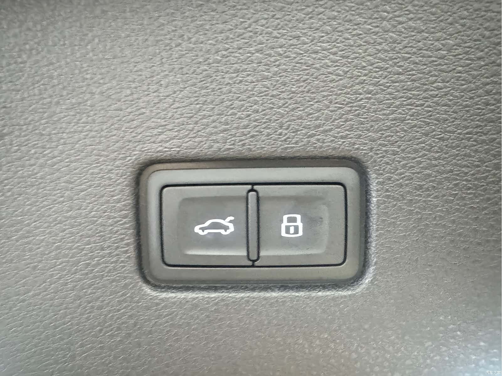 Audi Q8, 2025 10