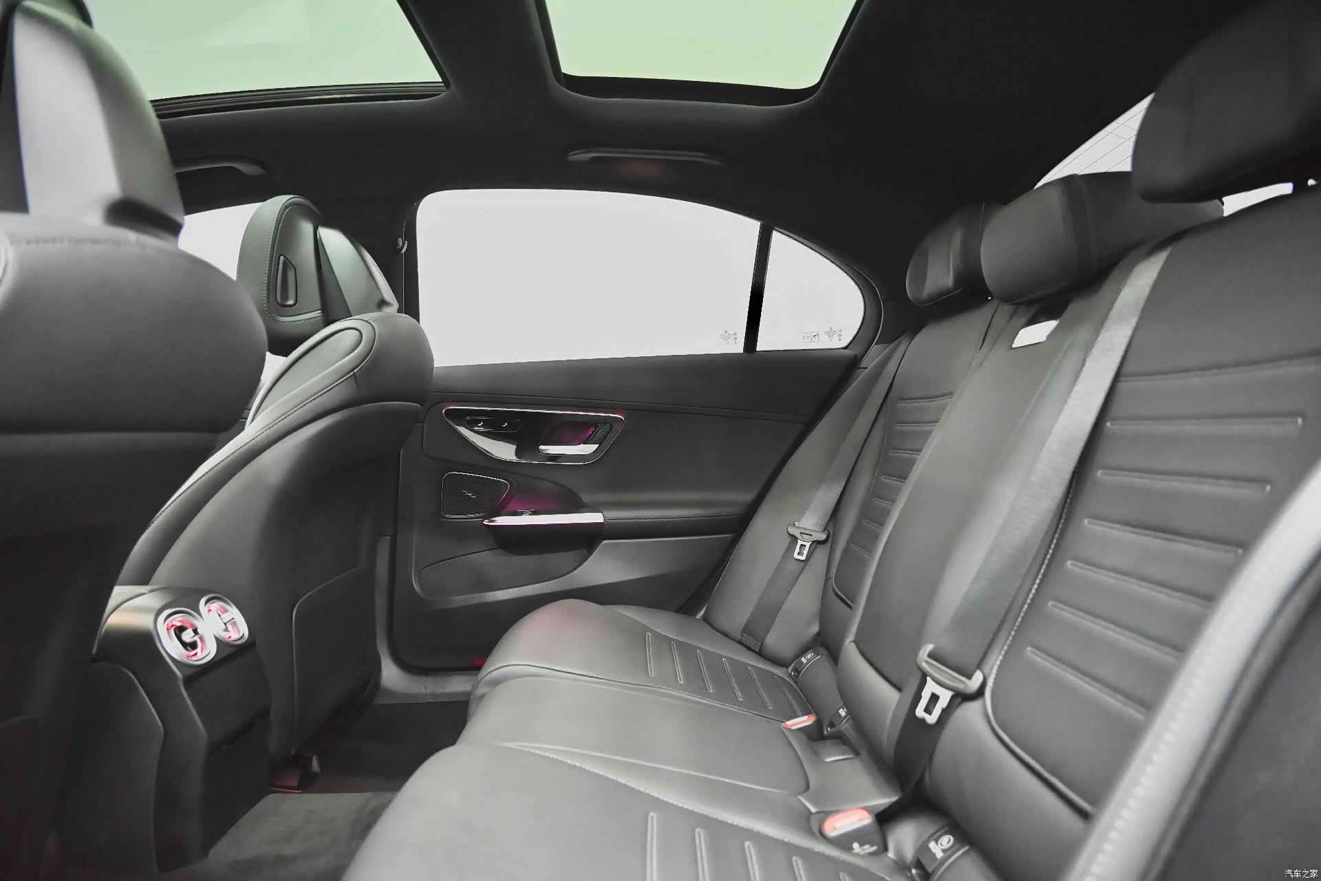 Mercedes-Benz C-Class, 2024 30