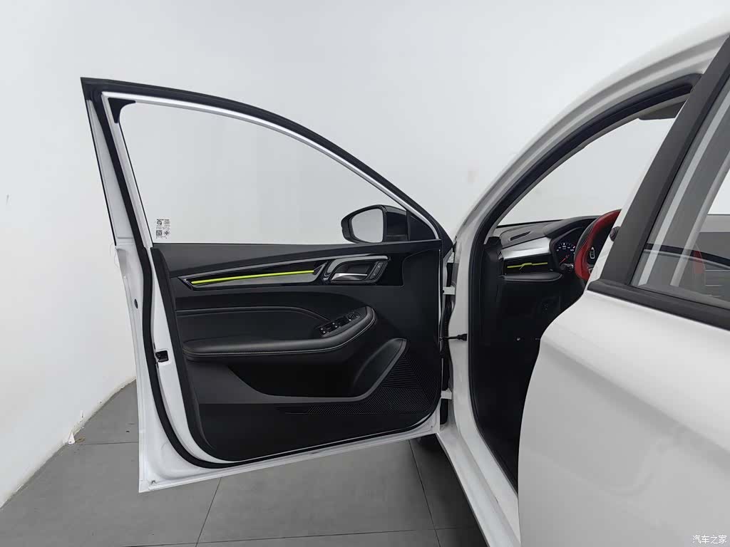 Roewe i5, 2022 8