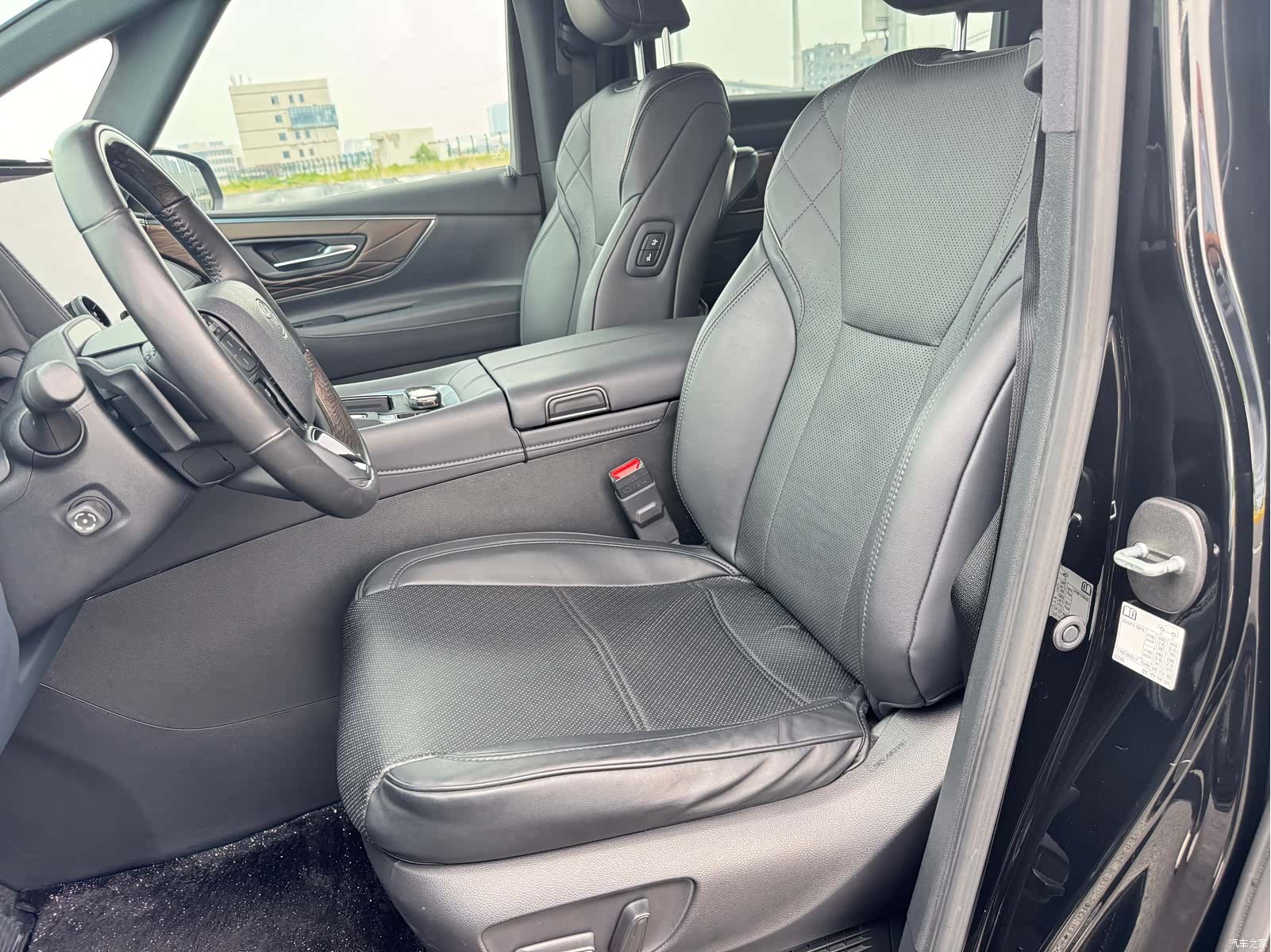 Toyota Alphard, 2024 12
