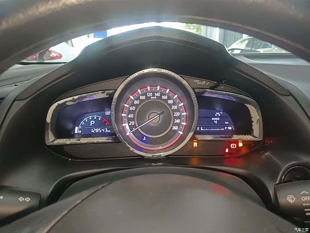 Mazda Mazda3, 2015 12