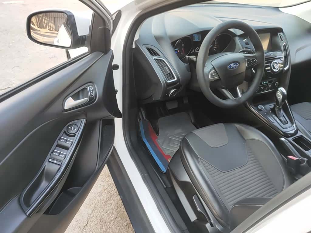 Ford Focus, 2017 16