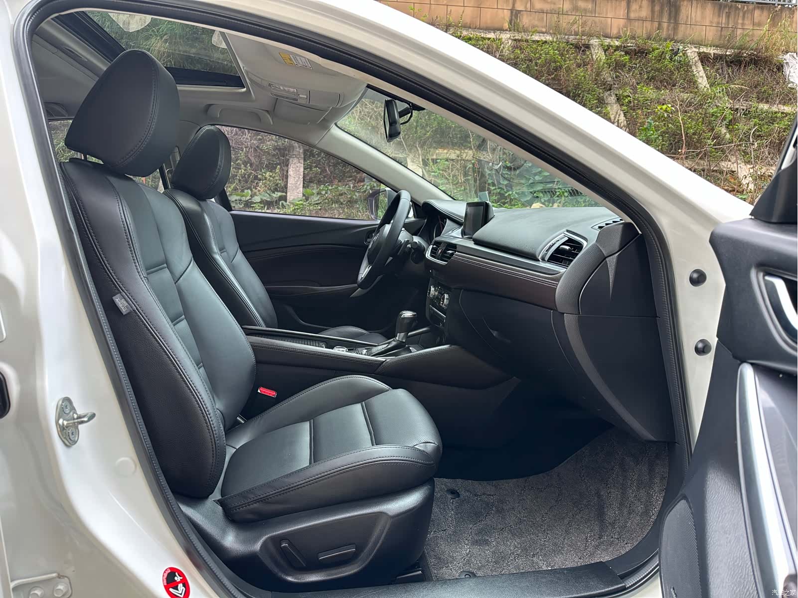 Mazda Atenza, 2017 9