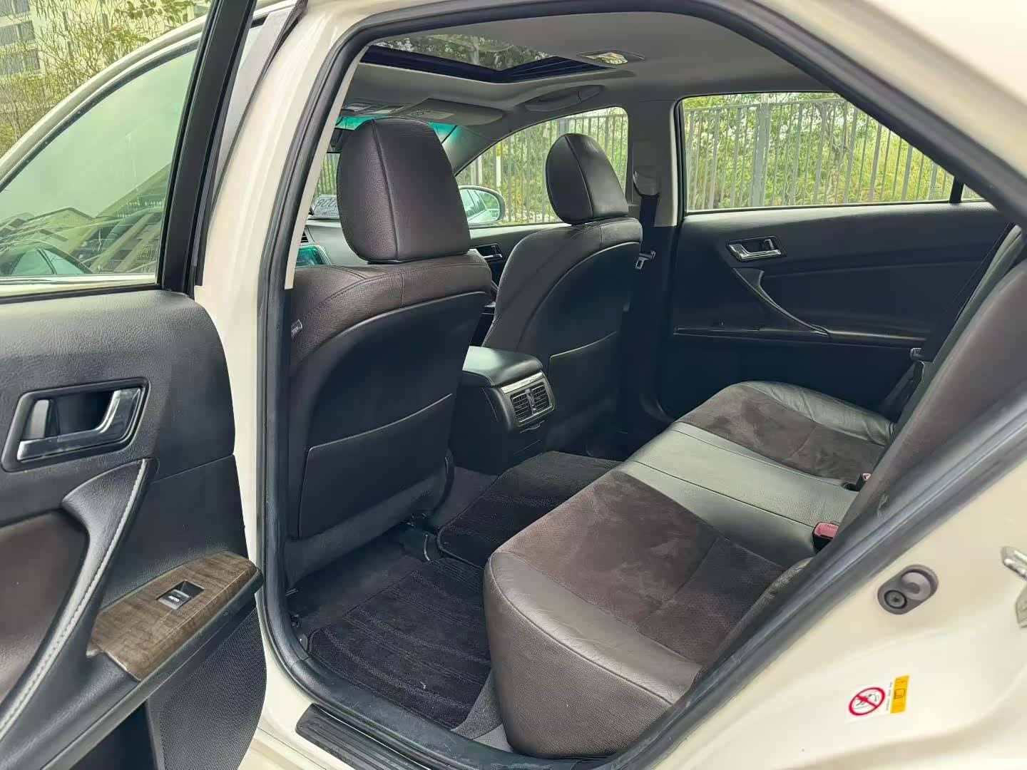 Toyota 2.5V, 2016 6