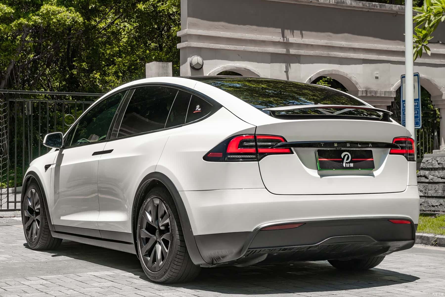 Tesla Model X, 2023 4