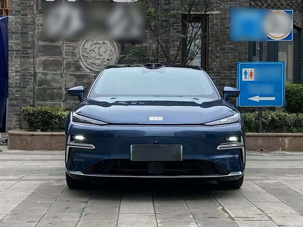 Geely 8, 2025 3