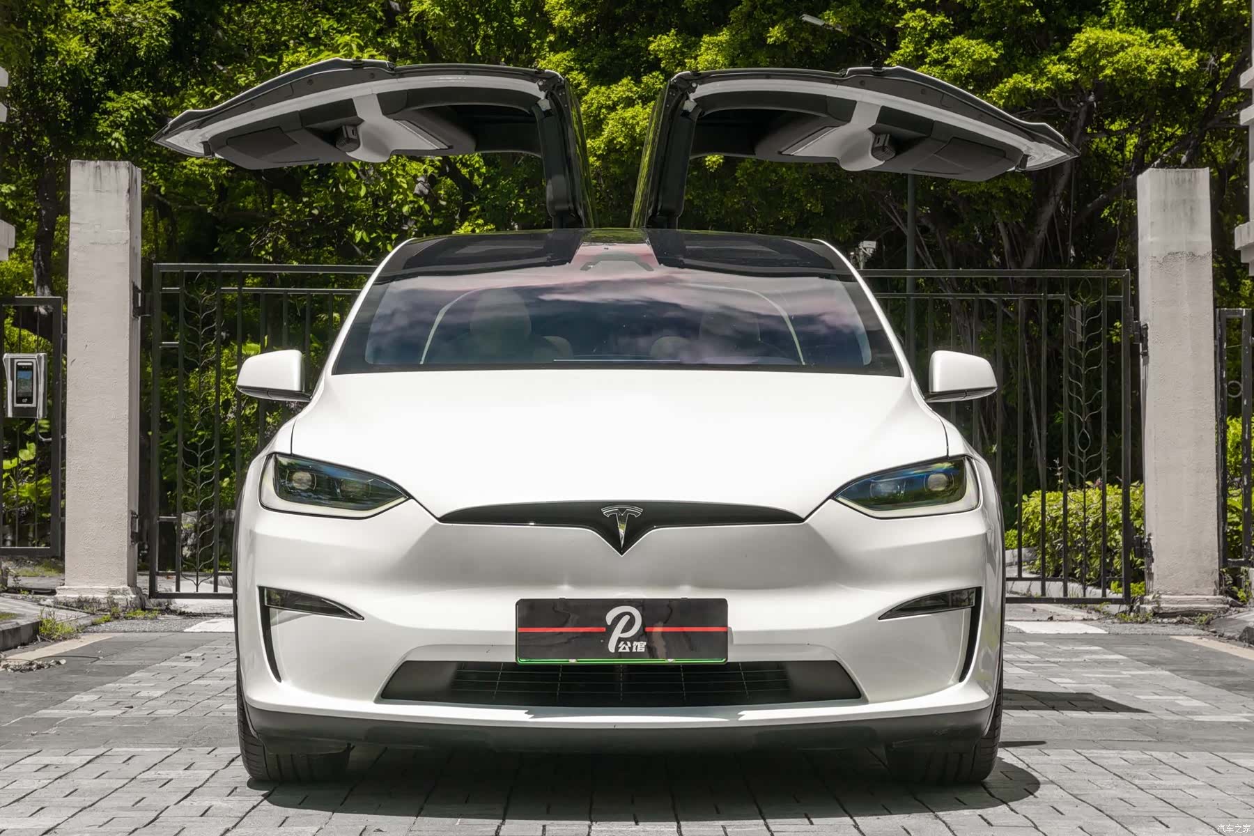 Tesla Model X, 2023 2