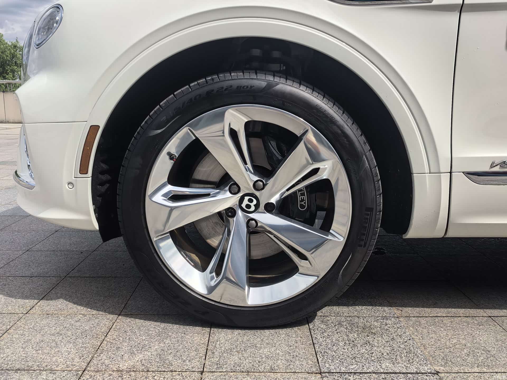 Bentley Bentayga, 2023 7