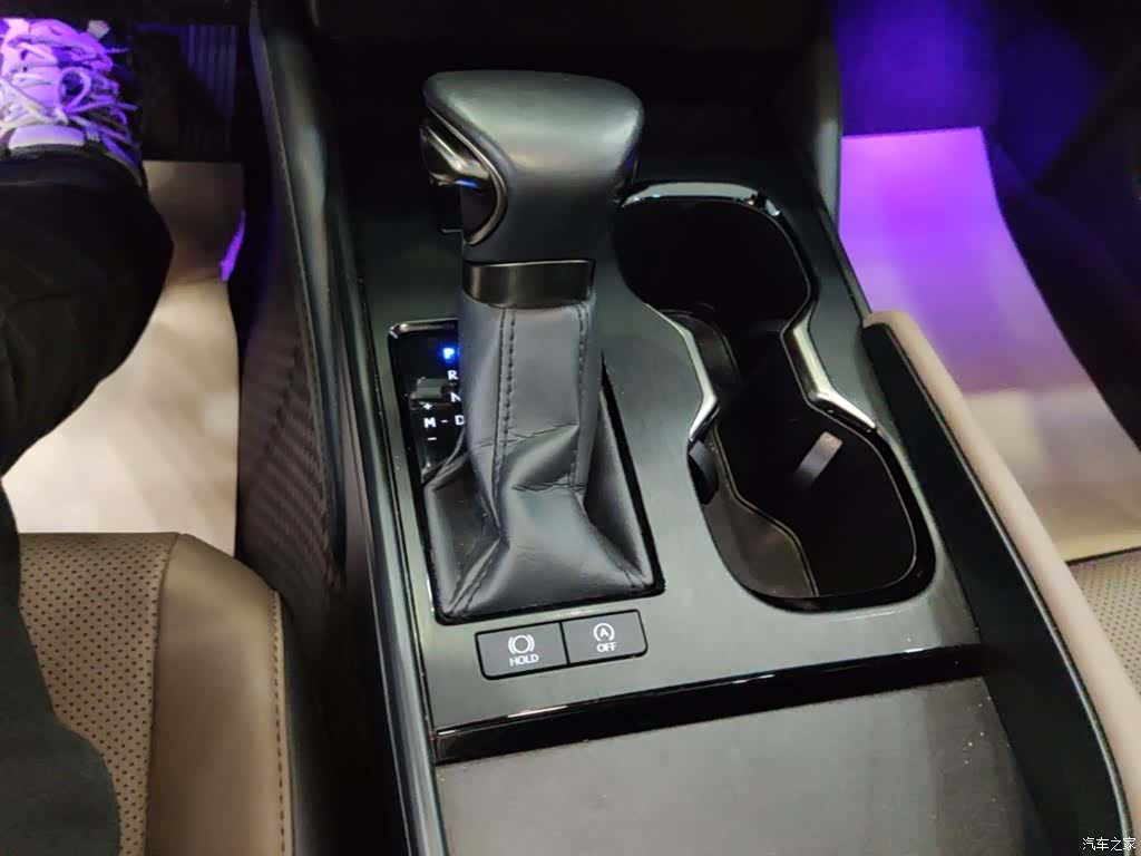 Lexus ES, 2024 14