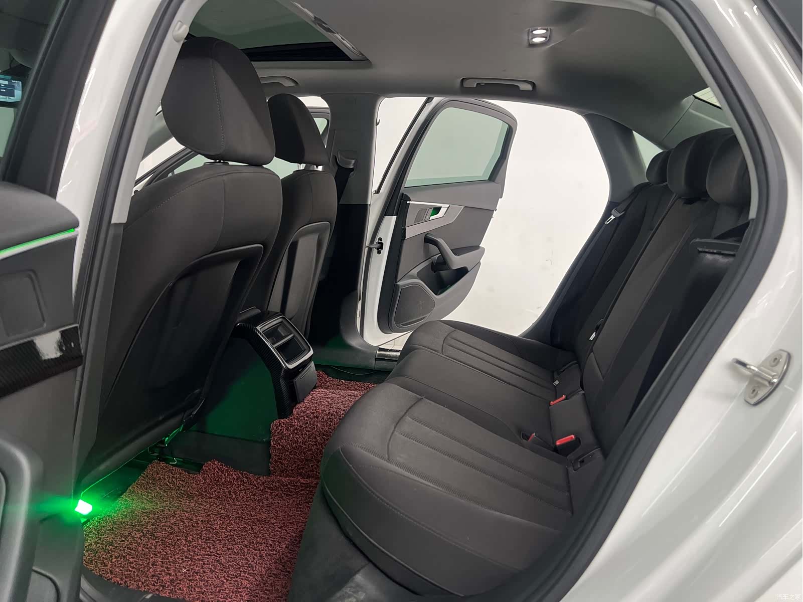 Audi A4L, 2018 11
