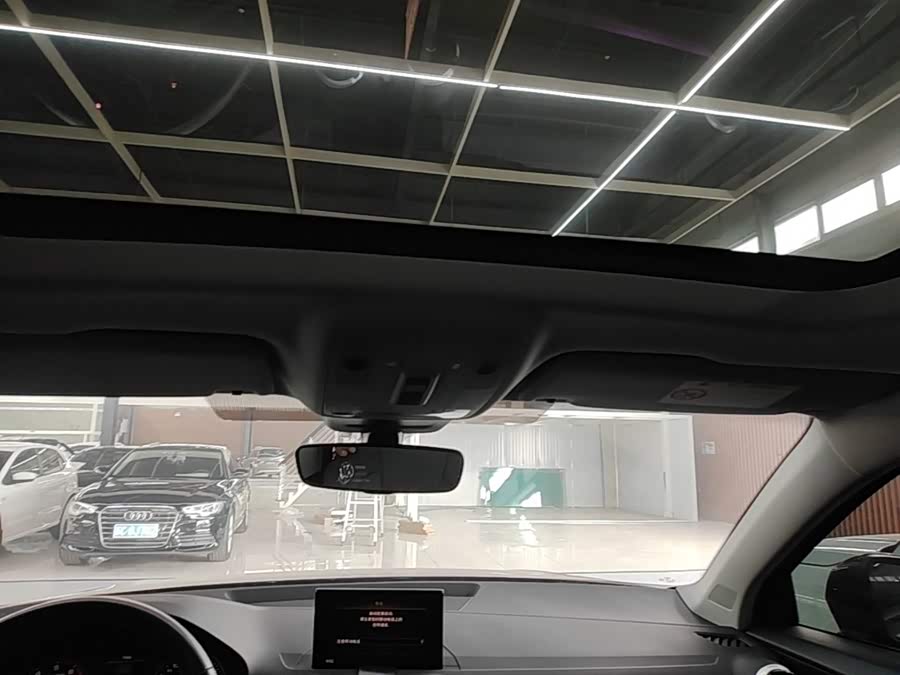 Audi Q2L 2023, фото 18