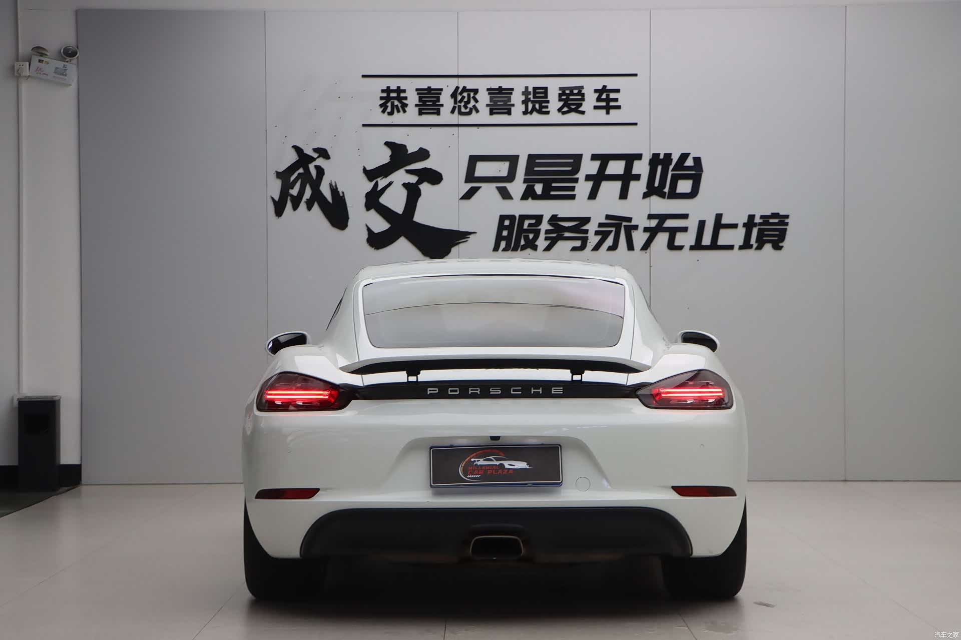 Porsche Cayman, 2018 все фото