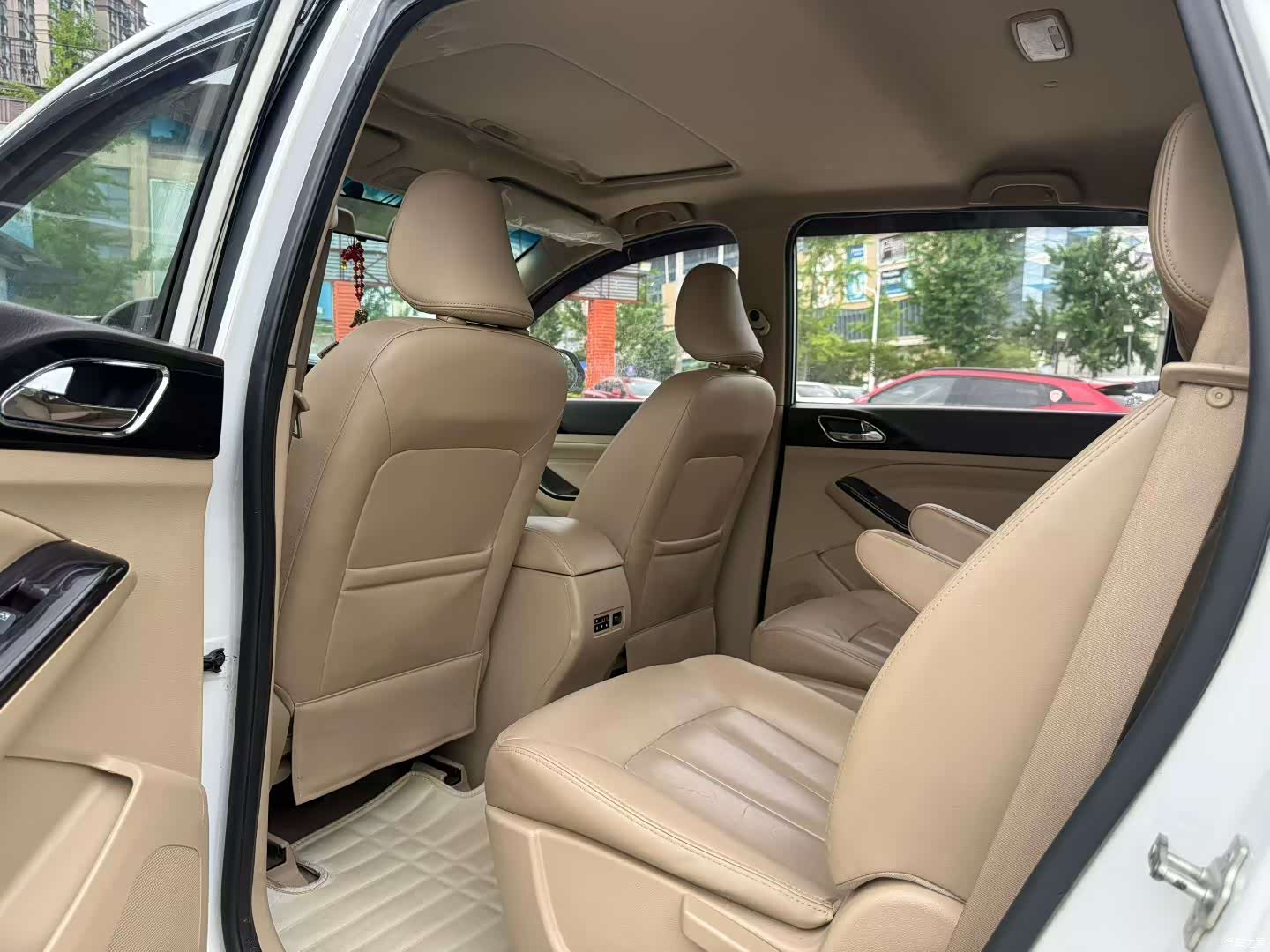 Wuling 730, 2015 6