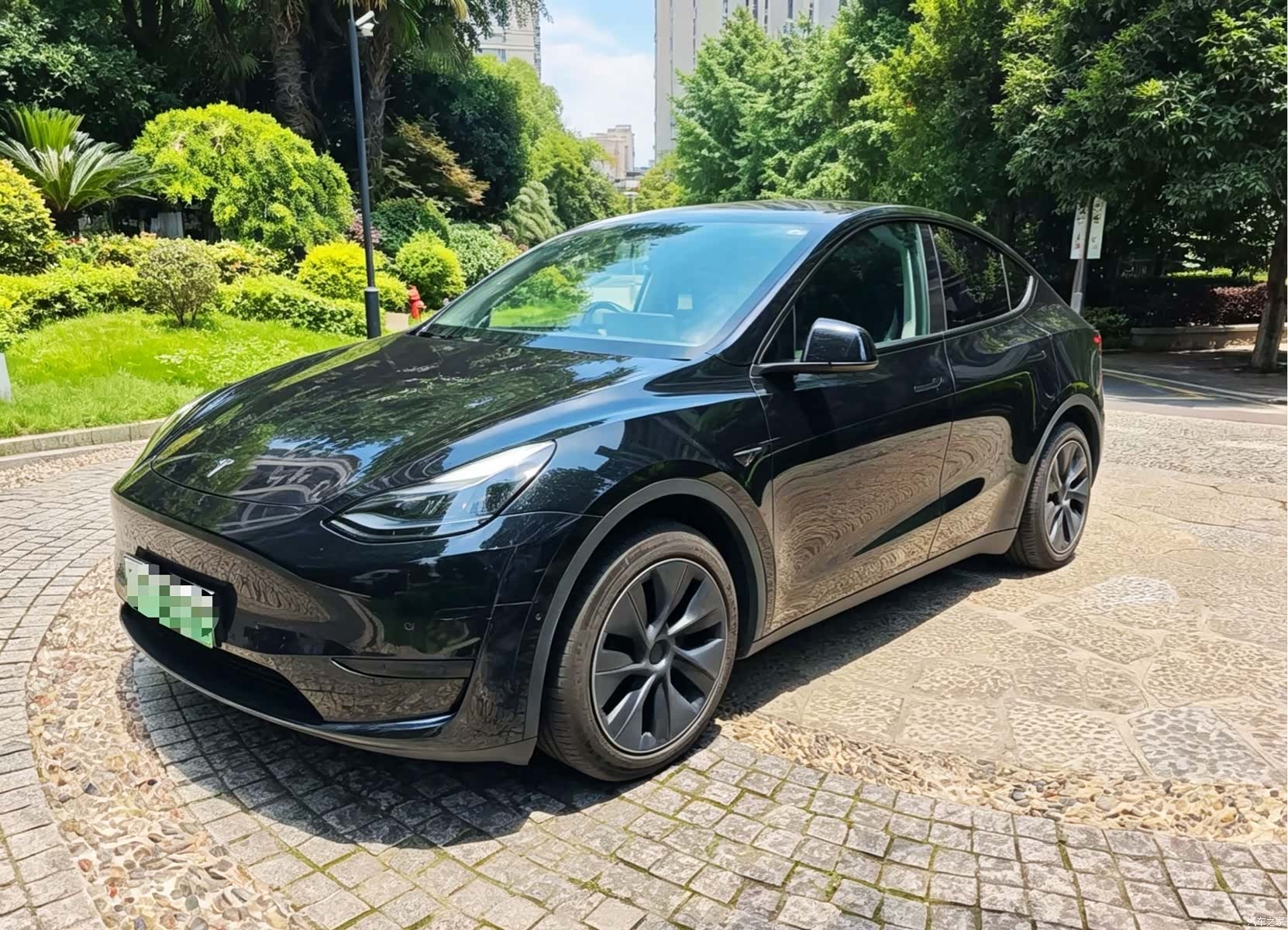 Tesla Model Y, 2024 1
