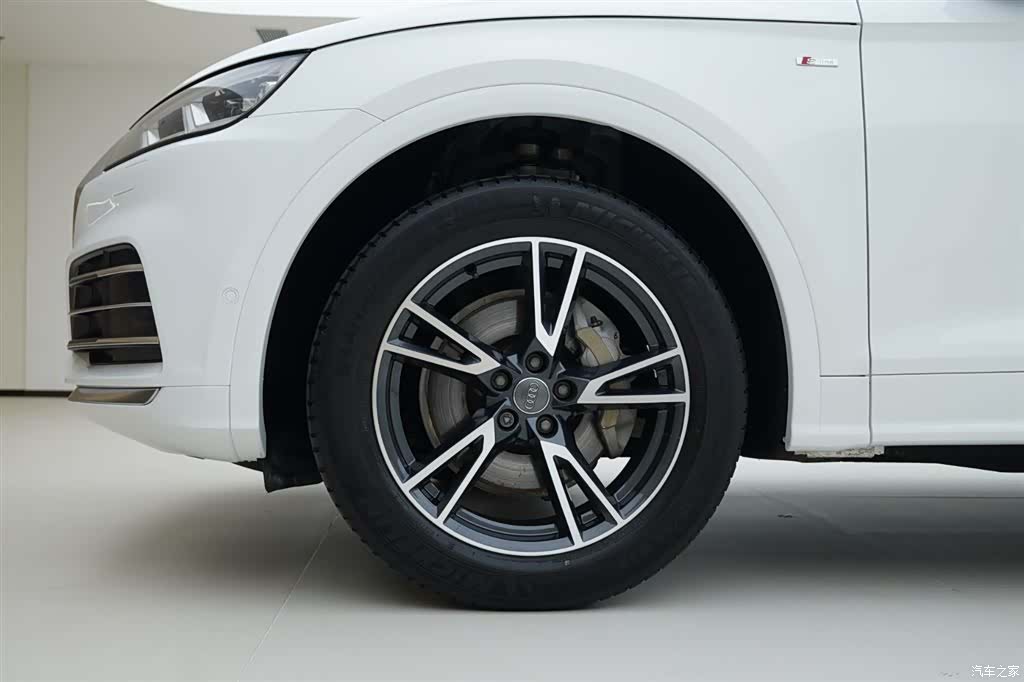 Audi Q5L, 2021 16