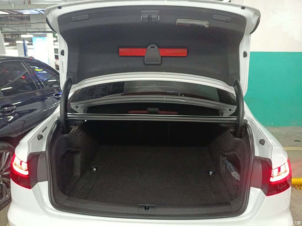 Audi A4L, 2024 15
