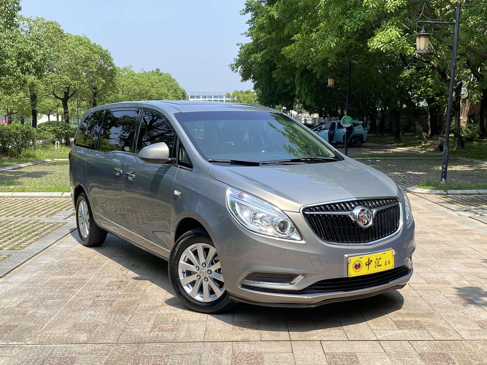 Buick GL8, 2019 3