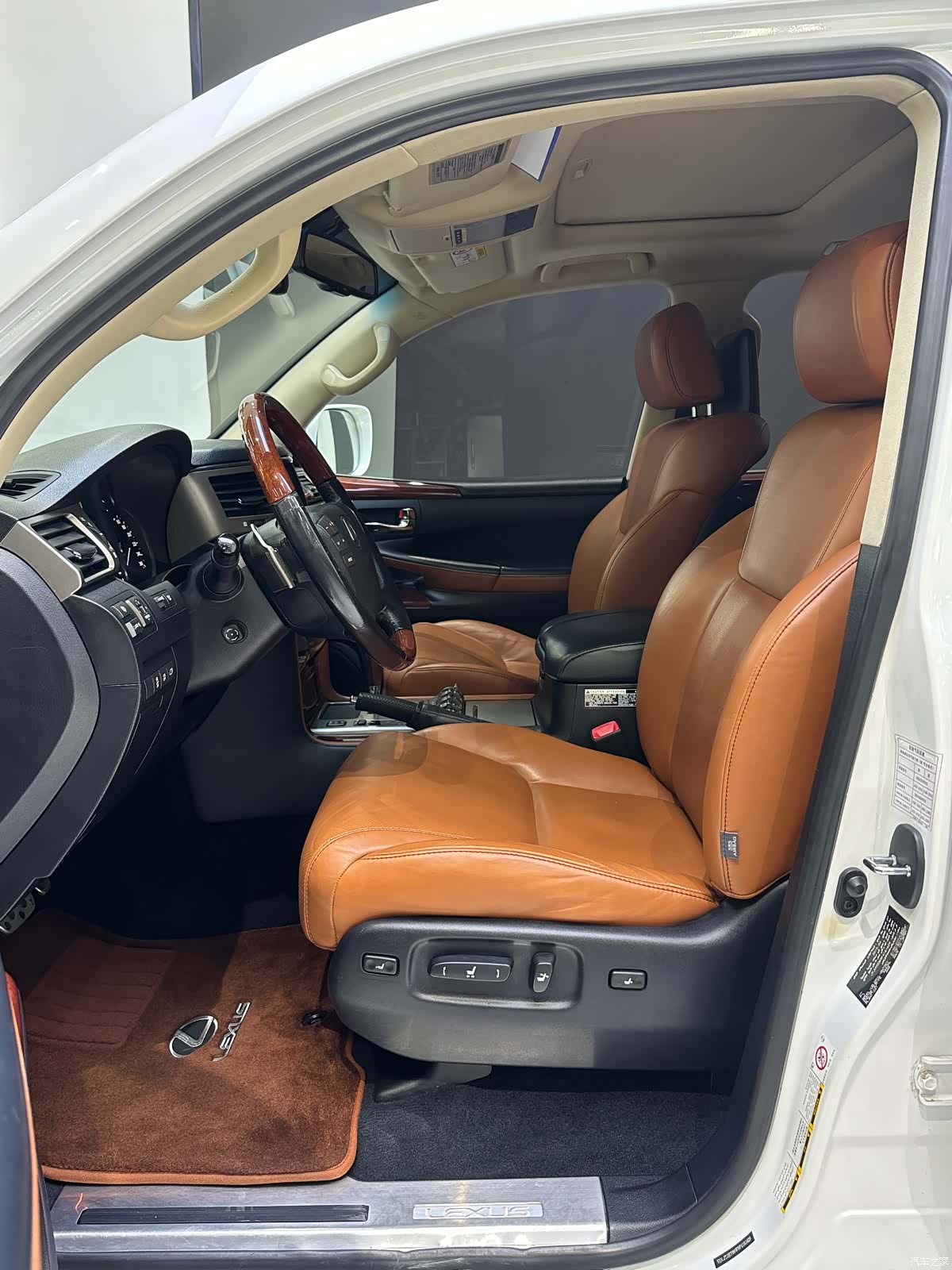 Lexus LX, 2015 10