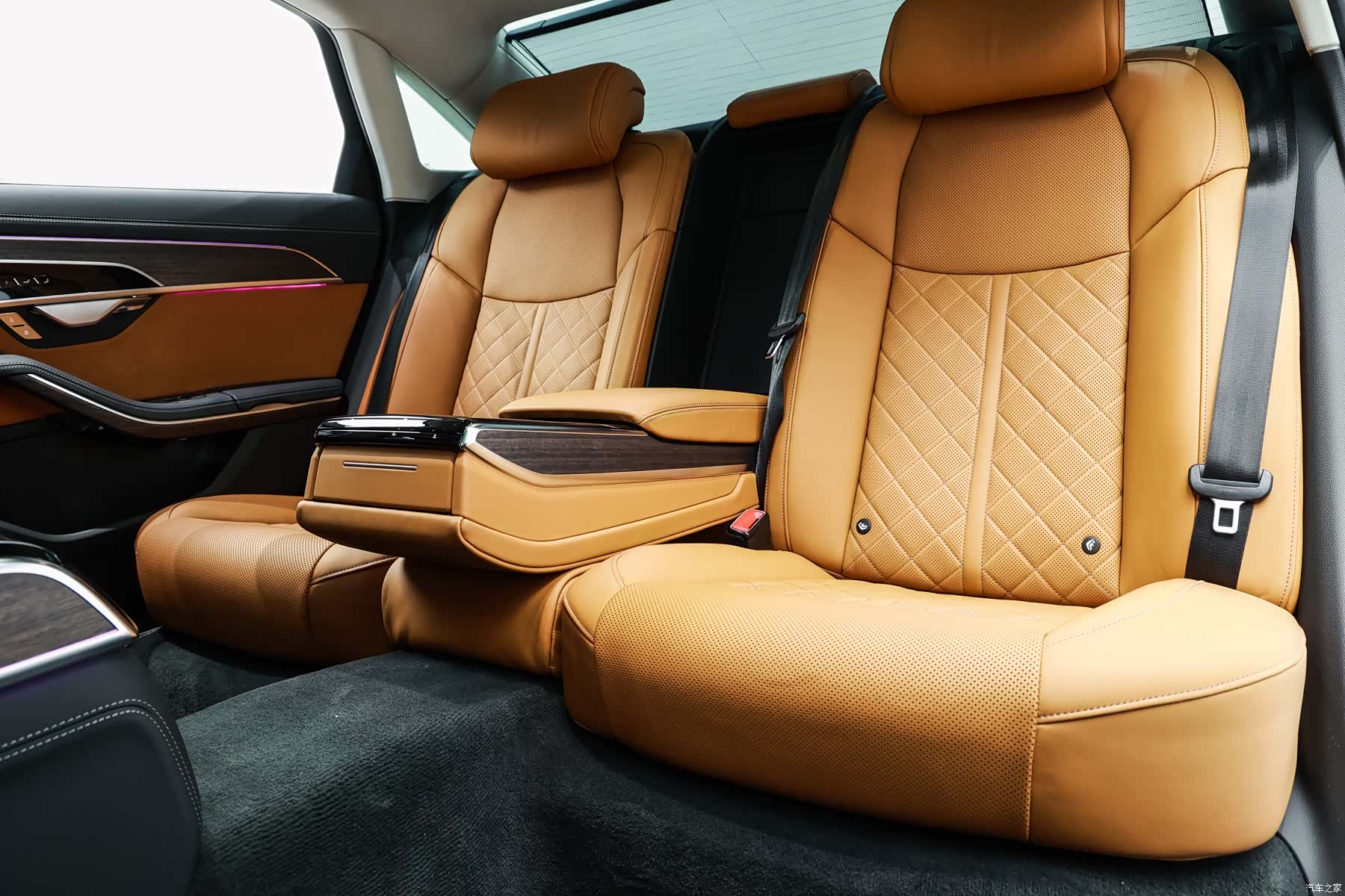 Audi A8L, 2025 12