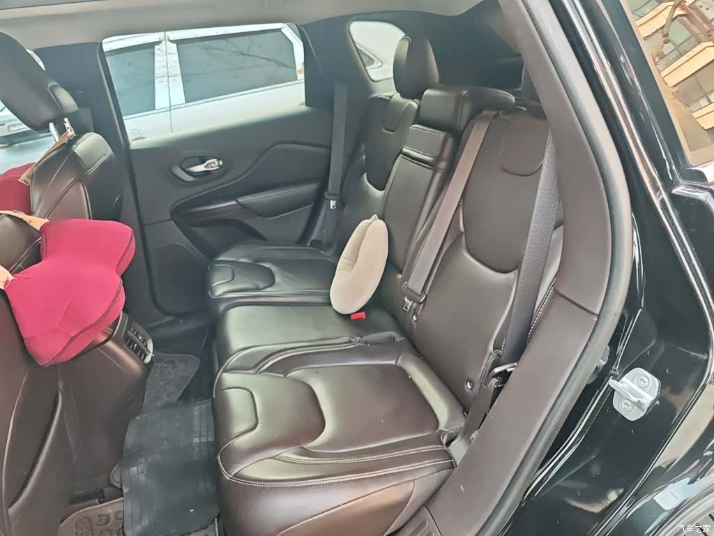 Jeep Cherokee, 2015 15
